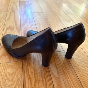 Taryn Rose Dark Chocolate Brown Leather Pumps 3" Heel size 37 1/2 (US 7)